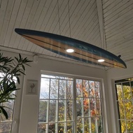 衝浪板形天花板吊燈作為台球桌 LED 燈，用於家居藝術裝飾