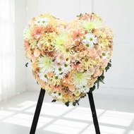 格蘭花店 - 心型花圈 (桔梗、太陽花、西施菊、小菊及其他襯花) [FHW006] 喪禮 殯儀 告別式 追思會