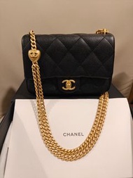 Chanel 愛心調節扣方胖子手袋