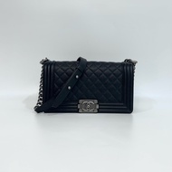 CHANEL黑色荔枝皮銀釦BOY25 A67086