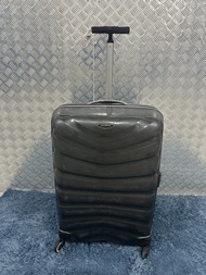二手系列：原價數千稀缺 Samsonite 28 吋貝殼行李箱；Samsonite 28 inch luggage 73 x 49 x 28cm （Made in Hungary）weight 2.7
