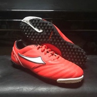 Prospeed soccer shoes with 20% foot-hugging form