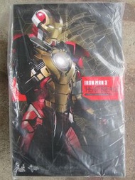 Hot Toys : MMS212 IRON MAN 3 - Mark 17 HEARTBREAKER 1/6th scale Collectible Figure