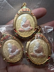 龍普托金色佛牌