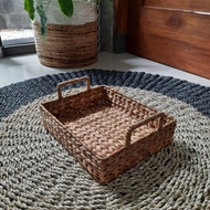 Nampan Eceng Gondok Rangka Besi Size S, Tray Eceng Gondok