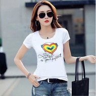 UN SHOP เสื้อยืดสีขาวพิมพ์ลายแฟชั่นเกาหลี ทรงรัดรูป เนื้อผ้าบางนิ่มใส่สบาย