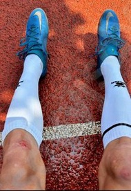 回收二手足球鞋/籃球鞋 （size 42+ )