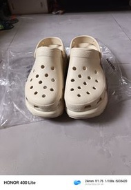 Crocs Classic Mega Crush bone