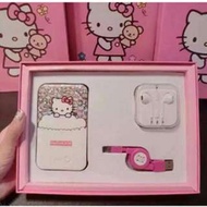 Kitty和小叮噹行動電源