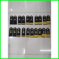 ❡ ☸ ▬ shoulder board for seaman/marine