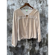 Velvet shirt with long sleeves, round neck, cream color frs. T8017