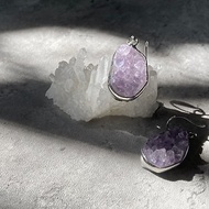 【紫水晶晶簇B。耳勾】晶洞、天然紫水晶芽|單品保證|耳環、耳鉤