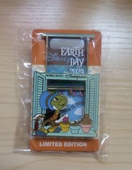 (包郵) 香港迪士尼 2024 地球日限量版徽章 迪士尼徽章