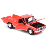 {UU61} 5โมเดลรถสะสม ของเล่น Maisto 1:24 1973 Datsun 620 Pick-up ยานพาหนะหล่อแบบคงที่