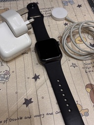 Apple Watch 40mm 黑色 智能手錶 充電器