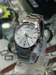 CASIO MTP-1381D-7A   銀面錶盤  星期、日曆  時尚上班一族款式 不銹鋼帶 防水5 Bar 有保養 CASIO D/D  Trendy fashion daily use Stai