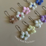 GANTUNGAN Daisy knit keychain | Keychain daisy | Knitted Bag Hanger | Knitting Keychain
