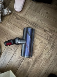 Dyson   v12   地 氈 吸  頭