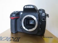 Nikon D300 + 17-55