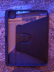 iPad Air 4/5 黑色保護套（可放筆）
