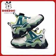 Bobdog 兒童運動鞋26至37碼 巴布豆男童鞋子2026春秋新款旋轉紐扣皮面防水正品百搭兒童運動鞋