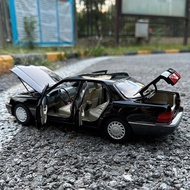 New

 xiaoguang model Diecast model 1:18  LS400  Car model metal Classic roof Classic car Send to a 