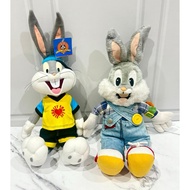 Vintage Plushie Doll Bugs Bunny Costume Farmer Warner Bros Studios Store & Bugs Bunny Articulation W