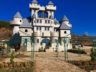 瓦倫蒂娜堡皇家水療飯店 (Royal Spa Valentina Castle)