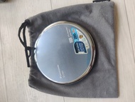 Panasonic SL-CT810正常可以用.高級CD播放機.也可以播放MP3格式CD碟,包括原裝布袋。