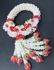 พวงมาลัยดอกมะลิ และดอกกุหลาบสีแดง ขนาด 14 x 30 ซ.ม พวงมาลัยดอกไม้ดินปั้น ทำจากดินไทย