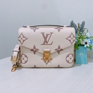TK1708 LOUIS VUITTON 路易威登全牛皮大花紋信差包包POCHETTE METIS EMPREINTE