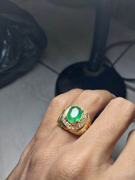 Cincin permata emerald beserta memo