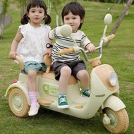 公司貨】嬰兒童電動車 遙控汽車 玩具車 兒童益智玩具兒童電動車三輪摩托車　男女孩寶寶雙人車雙座可坐人遙控充電玩具車