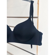 Very beautiful underwire bra 32D/D70 with sturdy form