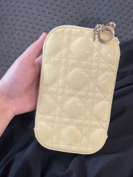 Dior小雞黃漆皮手機袋