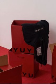 Yuyu active 全新 3888 附黑色地球男生的帽t 福箱s號