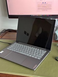 Lenovo Yoga Slim 7i Aura Edition 14” Gen 10