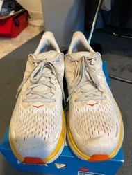 Hoka One One M Clifton 8 wide 白色