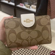 แท้100% กระเป๋าสตางค์ Coâćh / C0082 กระเป๋าสตางค์ผู้หญิง / กระเป๋าสตางค์ใบกลาง / กระเป๋าตัง / กระเป๋