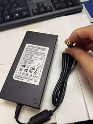 220V Portable Outdoor Storage Power Supply beeste beeste BT600 300 Battery 28.8 V5A Charger Cable