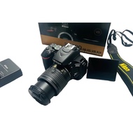 Nikon D5600 with 18-55mm lens dslr camera (USED) good condition