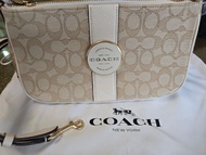Coach Lonnie Bagutte in Signature Jacquard 95%new
