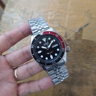 Seiko Automatic Diver Silver Stainless Steel Jam Tangan Pria dengan Fitur Chronograph dan Fitur Kale