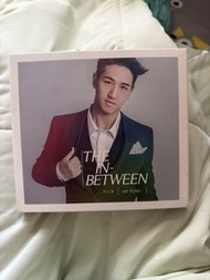 馮允謙 The IN-BETWEEN (CD + DVD)