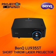 BenQ LU935ST Laser Projector with 5500 Lumens &amp; Short Throw Lens The Ultimate Golf Simulation Projector , HASSLE-FREE INSTALLATION - With V/ H lens shift, 2D keystone and corner fit , MAINTENANCE FREE with Sealed IP5X laser engine &amp; 20000 Hr Laser Life