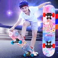 พร้อมส่ง！สเก็ตบอร์ดเด็ก สเก็ตบอร์ด Skateboard สเก็ตบอร์ดสำหรับเด็ก สเก็ตบอร์ด 4 ล้อ 60cm สำหรับผู้เริ่มเล่น หัดเล่น เหมาะสำหรับเด็กอายุ 3 ปีขึ้นไป Childrens Skateboard Four-wheeled Maple