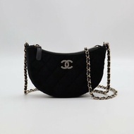 CHANEL 24A絲絨月牙包 - 黑金
