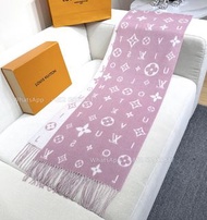 👏Louis Vuitton Reykjavik 2.0頸巾 玫粉色 M97656 LV 圍巾 山羊絨 cashmere scarf/neckerchief 雙面可用 男女同款 生日禮物 新年禮物 g