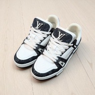 莉亞精品♡LV 黑牛仔Trainer 尺碼5.5