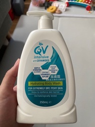 QV intensive with ceramides hydrating body wash 潔膚霜